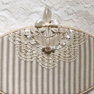 Handmade Country Cottage Oval Hoop Art, 5”x9”